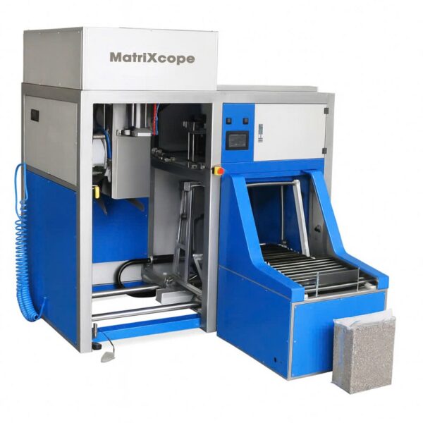 The Matrixcope MTC-P2400PRO is an advanced vacuum packing machine specially designed for large-volume, brick-shaped packaging (10–30 kg) of granular materials such as cashew, peanut, hazelnut, and other nuts or grain-type products.